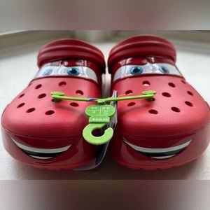 NEW. CROCS LIGHTNING MCQUEEN Mens 13